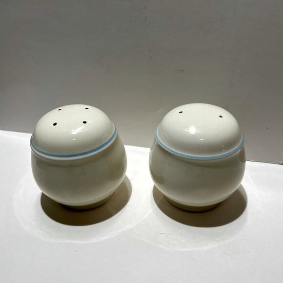 Noritake Keltcraft Ireland salt and pepper shakers - Picture 6 of 9